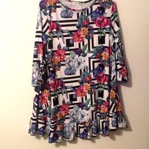 Women’s Large Nuggles top